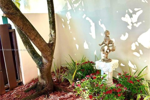 Villa ou maison à vendre à Miami, Floride: 3 chambres, 94.3 m2 № 1974837 - photo 5