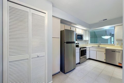Townhouse in Altamonte Springs, Florida 2 bedrooms, 117.8 sq.m. № 2339198 - photo 18
