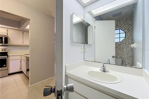 Townhouse in Altamonte Springs, Florida 2 bedrooms, 117.8 sq.m. № 2339198 - photo 25