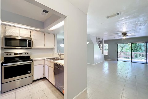 Townhouse in Altamonte Springs, Florida 2 bedrooms, 117.8 sq.m. № 2339198 - photo 10