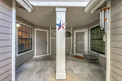 Townhouse in Altamonte Springs, Florida 2 bedrooms, 117.8 sq.m. № 2339198 - photo 6