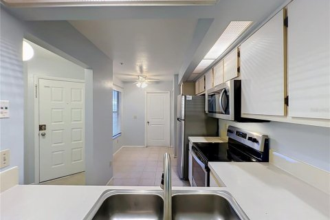 Townhouse in Altamonte Springs, Florida 2 bedrooms, 117.8 sq.m. № 2339198 - photo 19