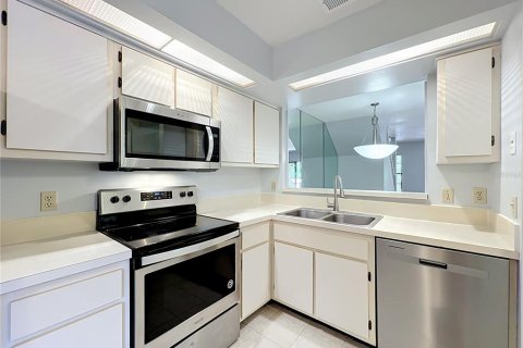 Townhouse in Altamonte Springs, Florida 2 bedrooms, 117.8 sq.m. № 2339198 - photo 13