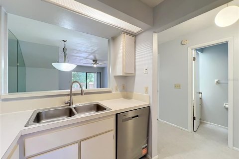 Townhouse in Altamonte Springs, Florida 2 bedrooms, 117.8 sq.m. № 2339198 - photo 14