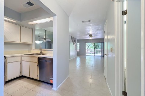 Townhouse in Altamonte Springs, Florida 2 bedrooms, 117.8 sq.m. № 2339198 - photo 9