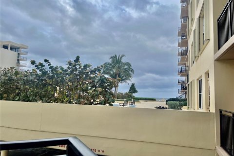 Condo in Palm Beach, Florida, 1 bedroom  № 1761664 - photo 29