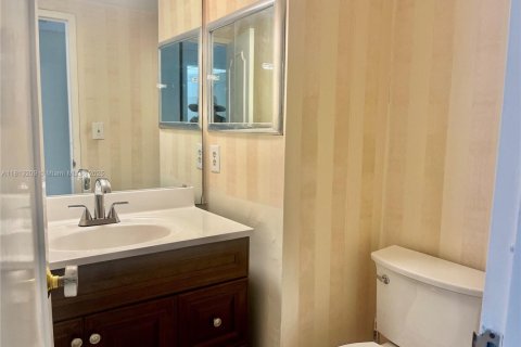 Condo in Palm Beach, Florida, 1 bedroom  № 1761664 - photo 21