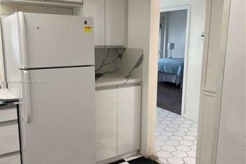 Condo in Palm Beach, Florida, 1 bedroom  № 1761664 - photo 7