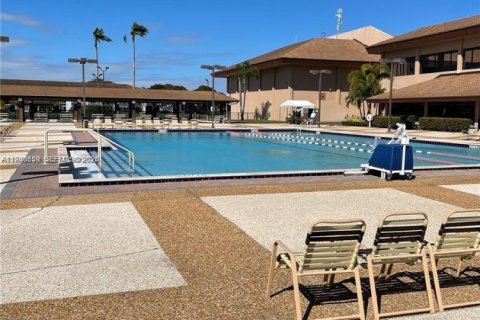 Copropriété à louer à Pembroke Pines, Floride: 2 chambres, 112.13 m2 № 2002813 - photo 25