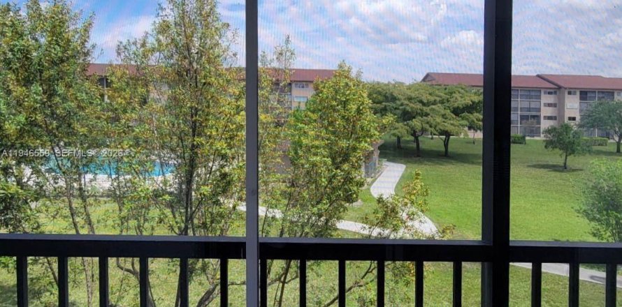 Condo in Pembroke Pines, Florida, 2 bedrooms  № 2002813