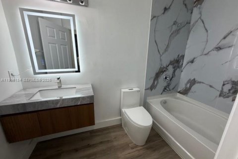 Condominio en venta en Doral, Florida, 3 dormitorios, 116.69 m2 № 2016876 - foto 14