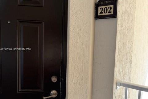 Condominio en venta en Doral, Florida, 3 dormitorios, 116.69 m2 № 2016876 - foto 4