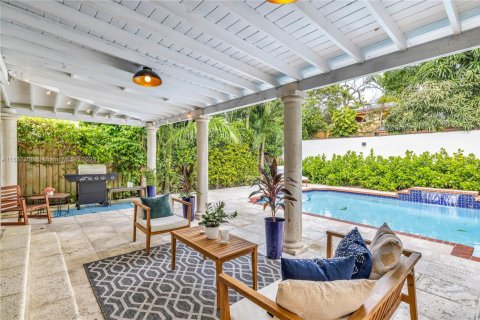 House in Miami, Florida 3 bedrooms, 167.04 sq.m. № 1890831 - photo 4