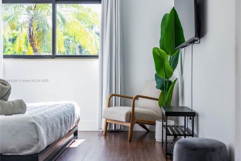 House in Miami, Florida 3 bedrooms, 167.04 sq.m. № 1890831 - photo 18