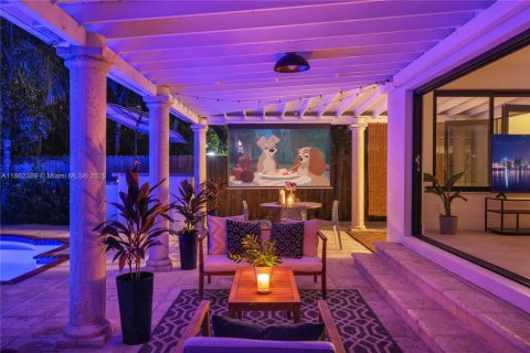 House in Miami, Florida 3 bedrooms, 167.04 sq.m. № 1890831 - photo 30