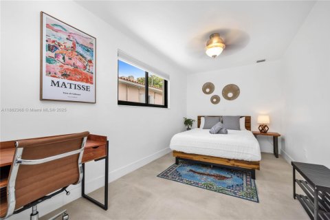 House in Miami, Florida 3 bedrooms, 167.04 sq.m. № 1890831 - photo 22