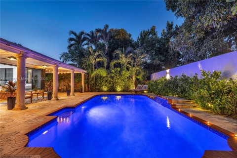 House in Miami, Florida 3 bedrooms, 167.04 sq.m. № 1890831