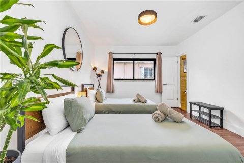 House in Miami, Florida 3 bedrooms, 167.04 sq.m. № 1890831 - photo 20