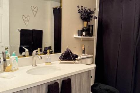 Condominio en venta en Coconut Creek, Florida, 2 dormitorios, 115.76 m2 № 2013208 - foto 9