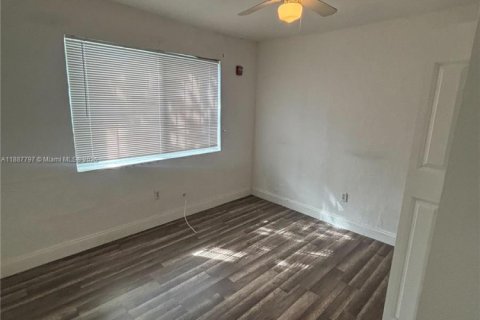 Снять в аренду квартиру в Майами, Флорида 1 спальня, 46.45м2, № 1941758 - фото 7