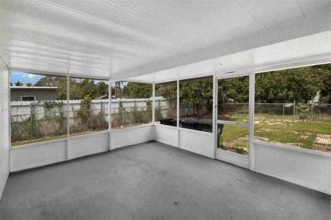 Купить виллу или дом в Хомстед, Флорида 3 спальни, 90.67м2, № 1958153 - фото 25