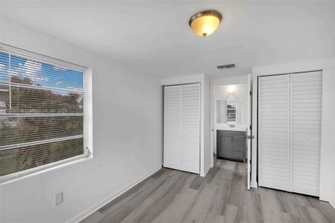 Купить виллу или дом в Хомстед, Флорида 3 спальни, 90.67м2, № 1958153 - фото 16