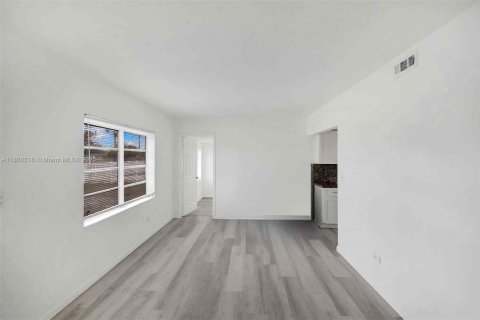 Купить виллу или дом в Хомстед, Флорида 3 спальни, 90.67м2, № 1958153 - фото 7