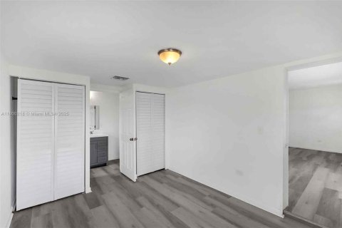 Купить виллу или дом в Хомстед, Флорида 3 спальни, 90.67м2, № 1958153 - фото 17