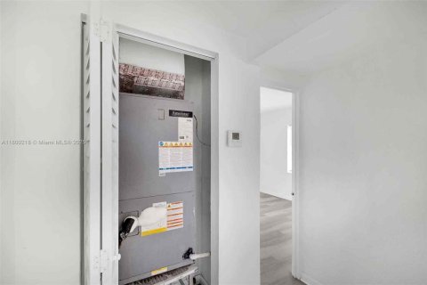 Купить виллу или дом в Хомстед, Флорида 3 спальни, 90.67м2, № 1958153 - фото 28