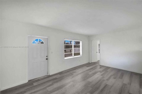 Купить виллу или дом в Хомстед, Флорида 3 спальни, 90.67м2, № 1958153 - фото 8