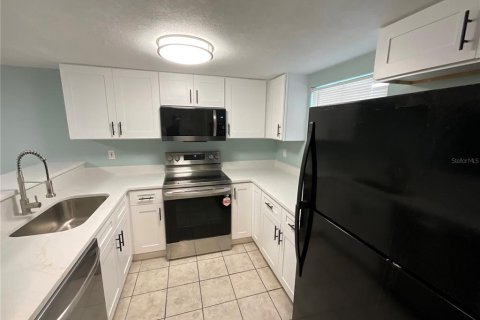 Touwnhouse à vendre à Tampa, Floride: 2 chambres, 110.37 m2 № 1917544 - photo 6