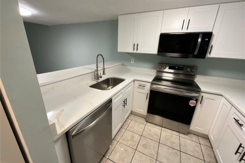 Touwnhouse à vendre à Tampa, Floride: 2 chambres, 110.37 m2 № 1917544 - photo 11