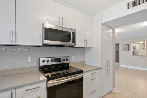 Copropriété à vendre à Hollywood, Floride: 2 chambres, 119.57 m2 № 2005225 - photo 6