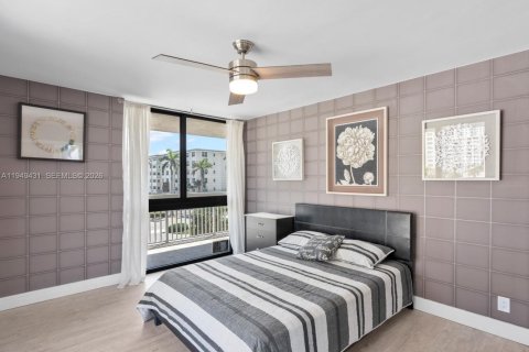 Copropriété à vendre à Hollywood, Floride: 2 chambres, 119.57 m2 № 2005225 - photo 9