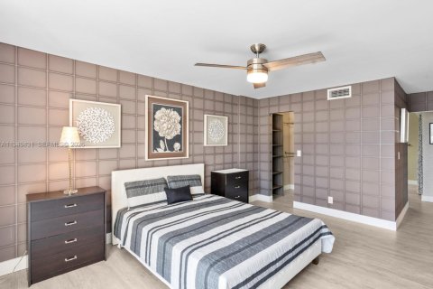 Copropriété à vendre à Hollywood, Floride: 2 chambres, 119.57 m2 № 2005225 - photo 15