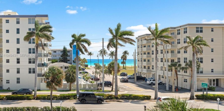 Condo à Hollywood, Floride, 2 chambres  № 2005225