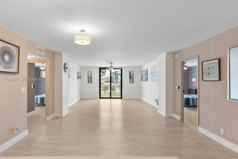 Copropriété à vendre à Hollywood, Floride: 2 chambres, 119.57 m2 № 2005225 - photo 30