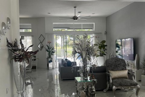Villa ou maison à vendre à Miramar, Floride: 4 chambres, 236.99 m2 № 2076365 - photo 9