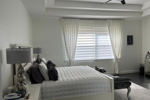 Villa ou maison à vendre à Miramar, Floride: 4 chambres, 236.99 m2 № 2076365 - photo 14