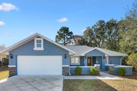 House in Summerfield, Florida 3 bedrooms, 158.68 sq.m. № 2099062