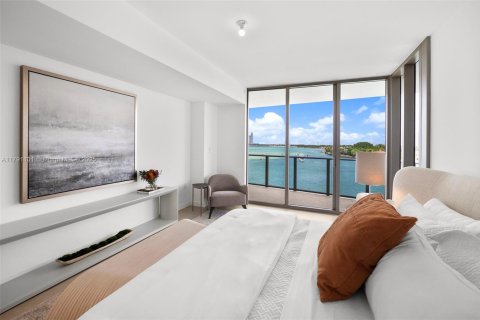 Condo in Bay Harbor Islands, Florida, 4 bedrooms  № 1655484 - photo 13