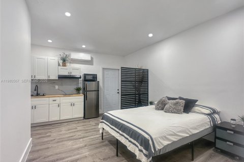 Commercial property in Miami, Florida 1 bedroom, 195.75 sq.m. № 2043820 - photo 5