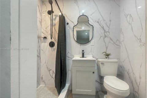 Commercial property in Miami, Florida 1 bedroom, 195.75 sq.m. № 2043820 - photo 7