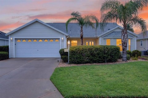 House in The Villages, Florida 3 bedrooms, 175.49 sq.m. № 2345124