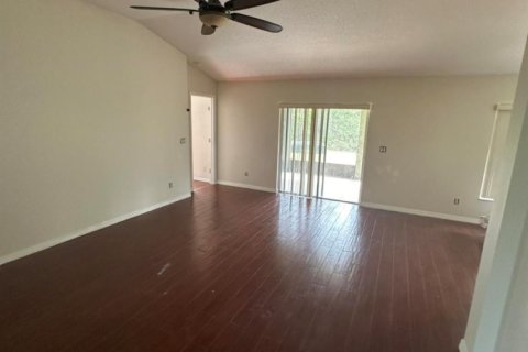 House in Palm Bay, Florida 3 bedrooms, 168.52 sq.m. № 1040977 - photo 1