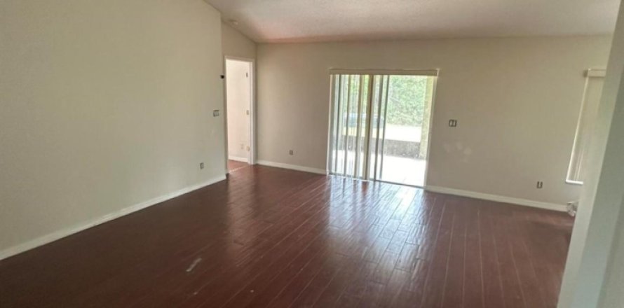House in Palm Bay, Florida 3 bedrooms, 168.52 sq.m. № 1040977