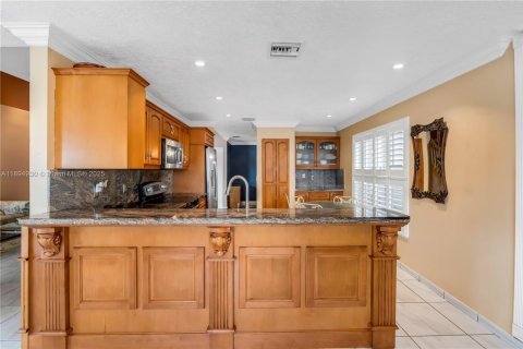 Villa ou maison à vendre à Miramar, Floride: 4 chambres, 228.82 m2 № 1947761 - photo 12