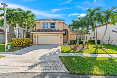Villa ou maison à vendre à Miramar, Floride: 4 chambres, 228.82 m2 № 1947761 - photo 1