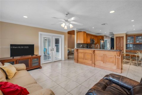 Villa ou maison à vendre à Miramar, Floride: 4 chambres, 228.82 m2 № 1947761 - photo 10