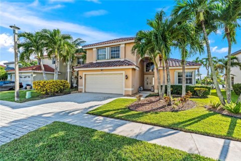 Villa ou maison à vendre à Miramar, Floride: 4 chambres, 228.82 m2 № 1947761 - photo 2